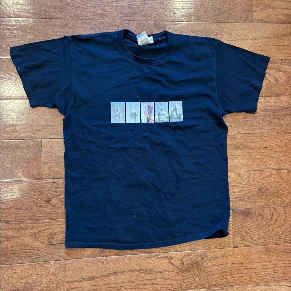 London Travel Graphic Tee